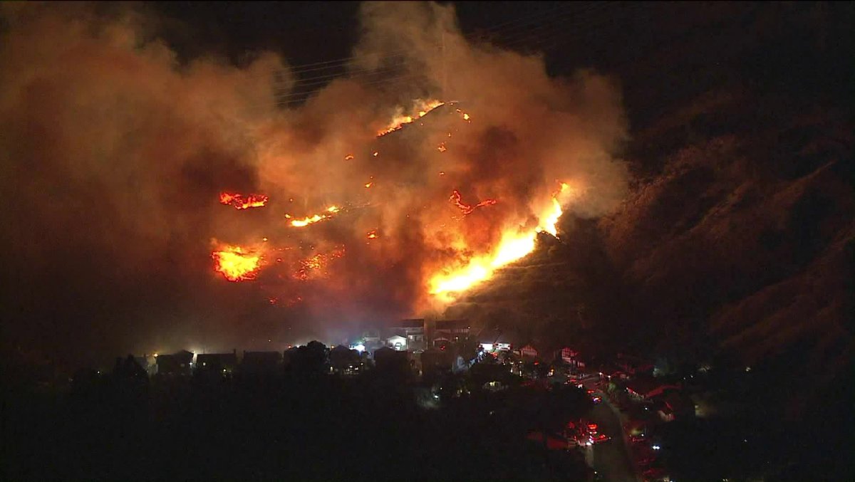 Saddleridge Fire burning in Sylmar , Porter Ranch , Granada Hills.