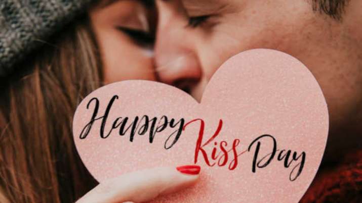 Top 10 Kiss Day - Whatsapp Status, Messages, SMS & Quotes 2021