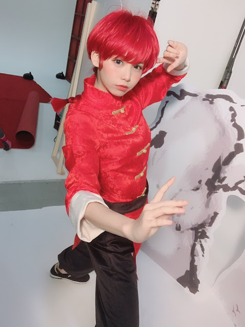 Enako, a cosplayer, strikes a female Ranma pose.